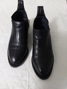 BLD Black Leather Mixed Media Croc Chelsea Boots Size 8 EUC